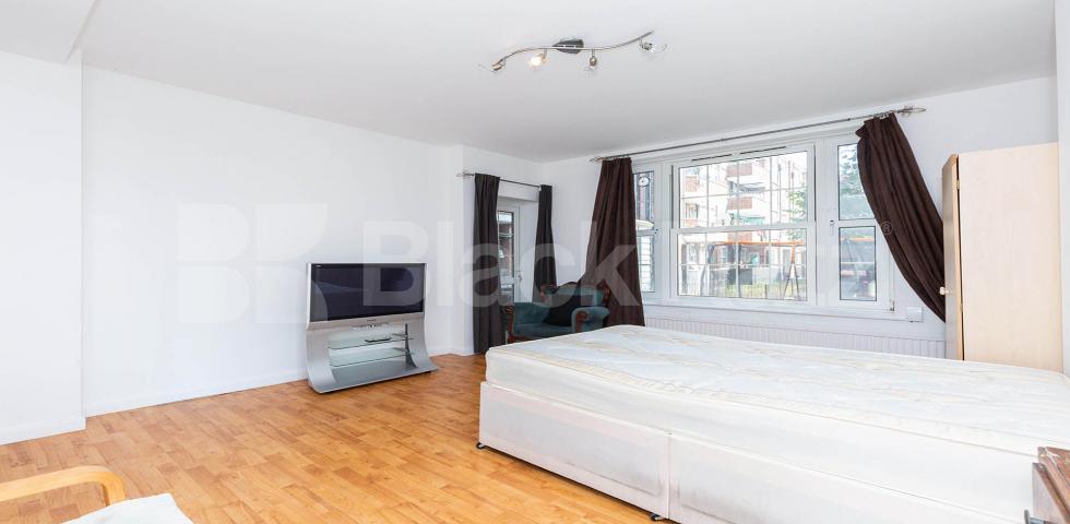 Spacious three double bedroom property in an amazing location Torriano Avenue, Kentish Town